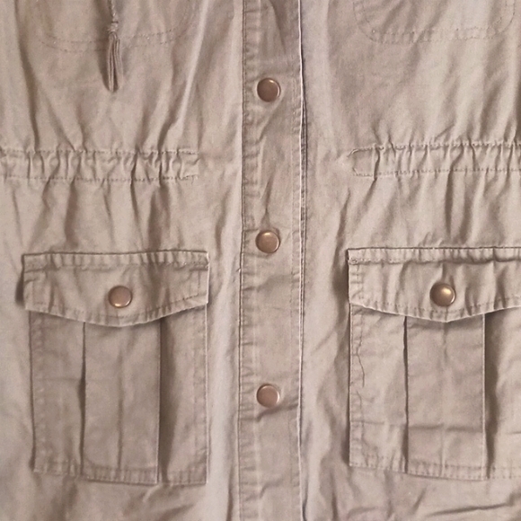 Wet Seal "Army Green" Embroideted Cargo Style Jacket in Size Large - Picture 3 of 8